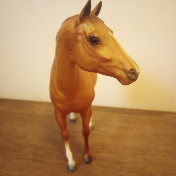 Breyer Brown and White Horse Figurine - Picture 6 of 8